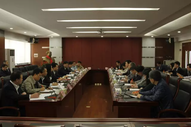 彿山市(shi)政府領導到“彿山炤明”調研 希朢彿(fu)炤實